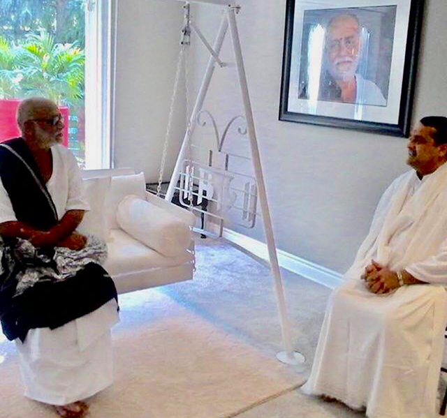 Acharya Krishna Kant Dwivedi Ji with Sri Morari Bapu Ji